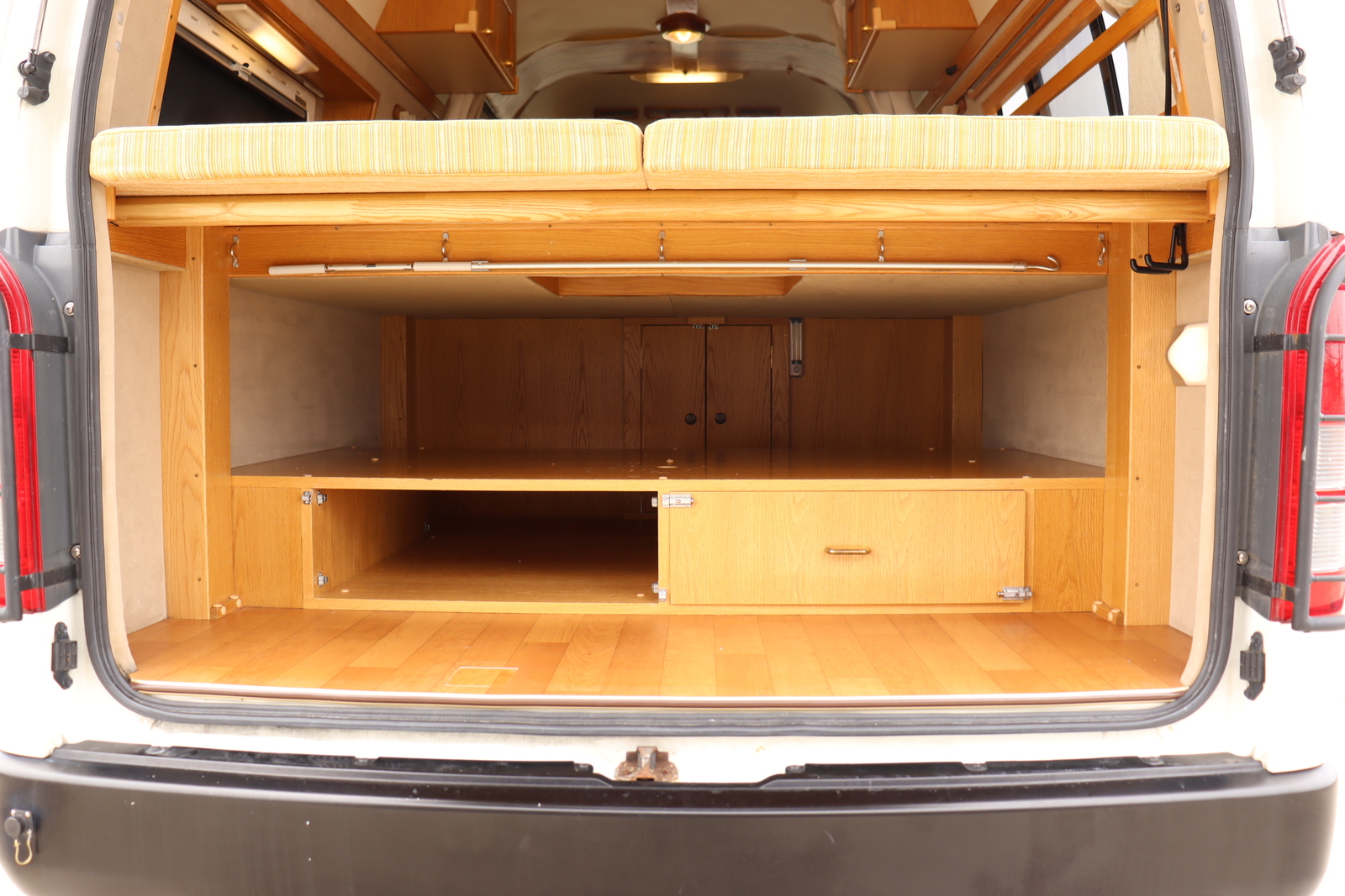 キャンピングカー ハイエース ﾊﾞﾝｺﾝ　ｶﾄｰﾓｰﾀｰ製 DD　4WD