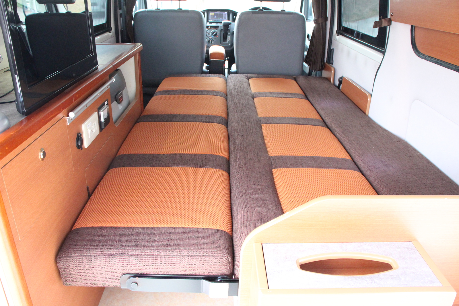 キャンピングカー バンコン ﾀｳﾝｴｰｽ ｷｬﾝﾋﾟﾝｸﾞｶｰ広島 ﾋﾟｺ