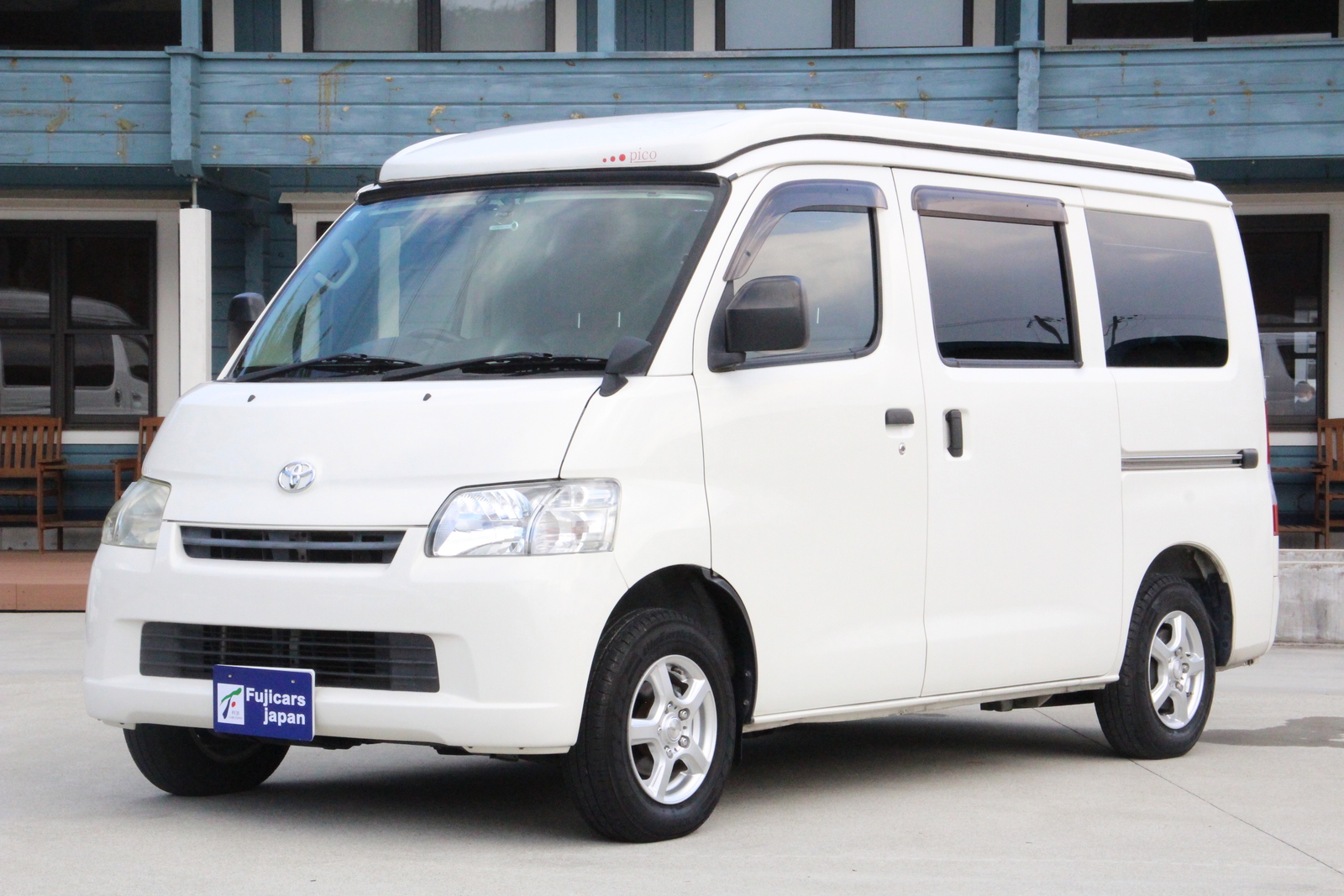 キャンピングカー バンコン ﾀｳﾝｴｰｽ ｷｬﾝﾋﾟﾝｸﾞｶｰ広島 ﾋﾟｺ