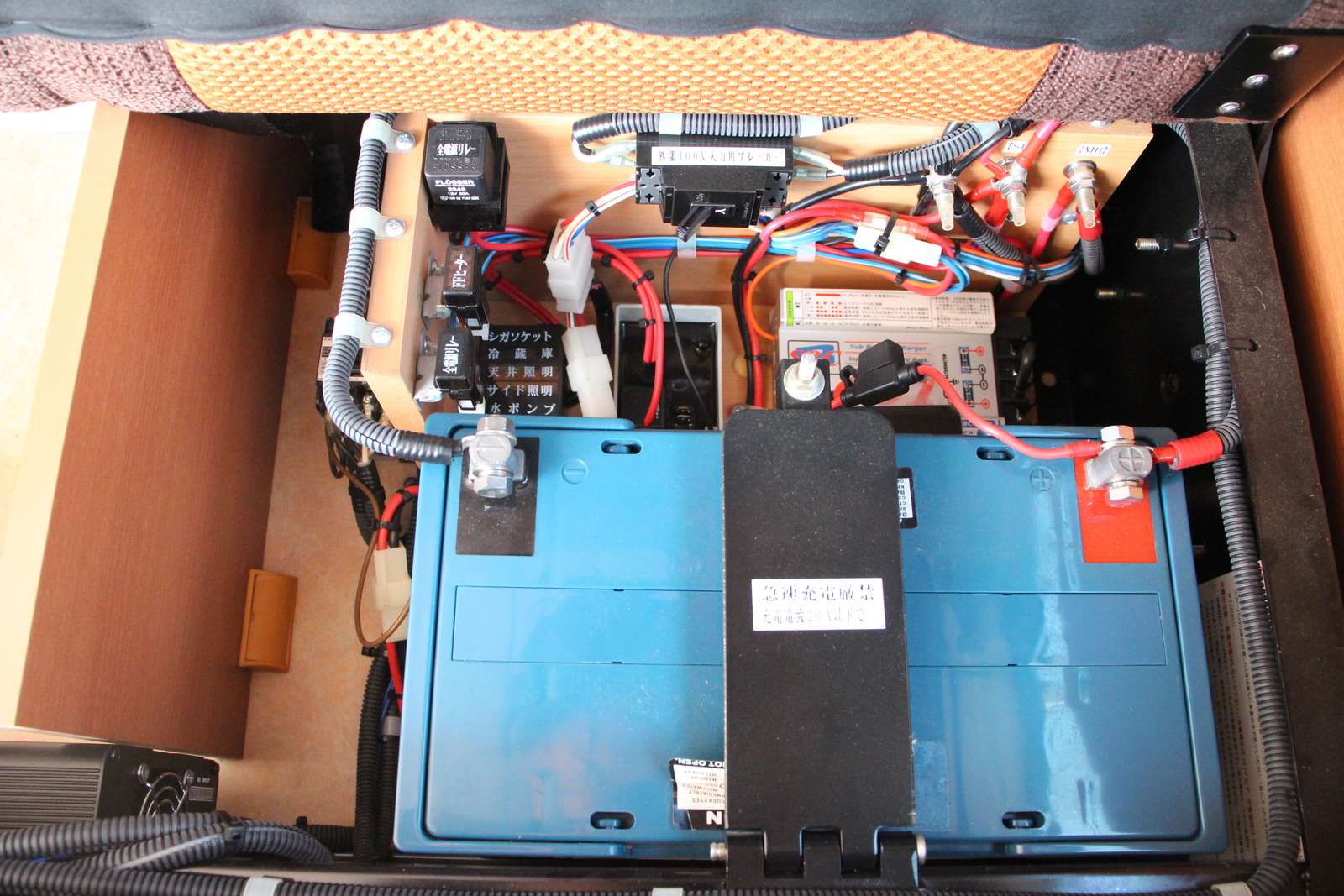 キャンピングカー バンコン ﾀｳﾝｴｰｽ ｷｬﾝﾋﾟﾝｸﾞｶｰ広島 ﾋﾟｺ