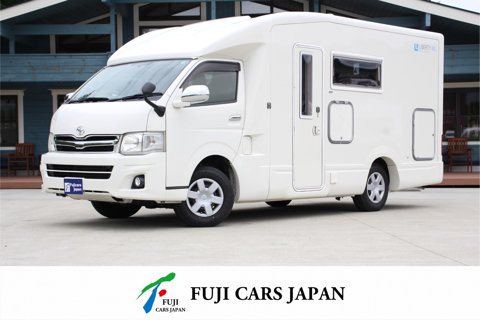 キャンピングカー キャブコン ハイエース アネックス リバティNS 4WD