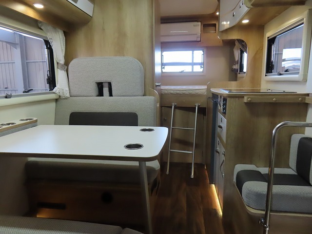 キャンピングカー キャブコン ｶﾑﾛｰﾄﾞ ﾅｯﾂ ｸﾚｱ5.3Xｴﾎﾞﾘｭｰｼｮﾝ