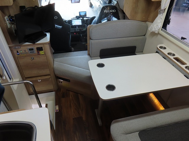 キャンピングカー キャブコン ｶﾑﾛｰﾄﾞ ﾅｯﾂ ｸﾚｱ5.3Xｴﾎﾞﾘｭｰｼｮﾝ