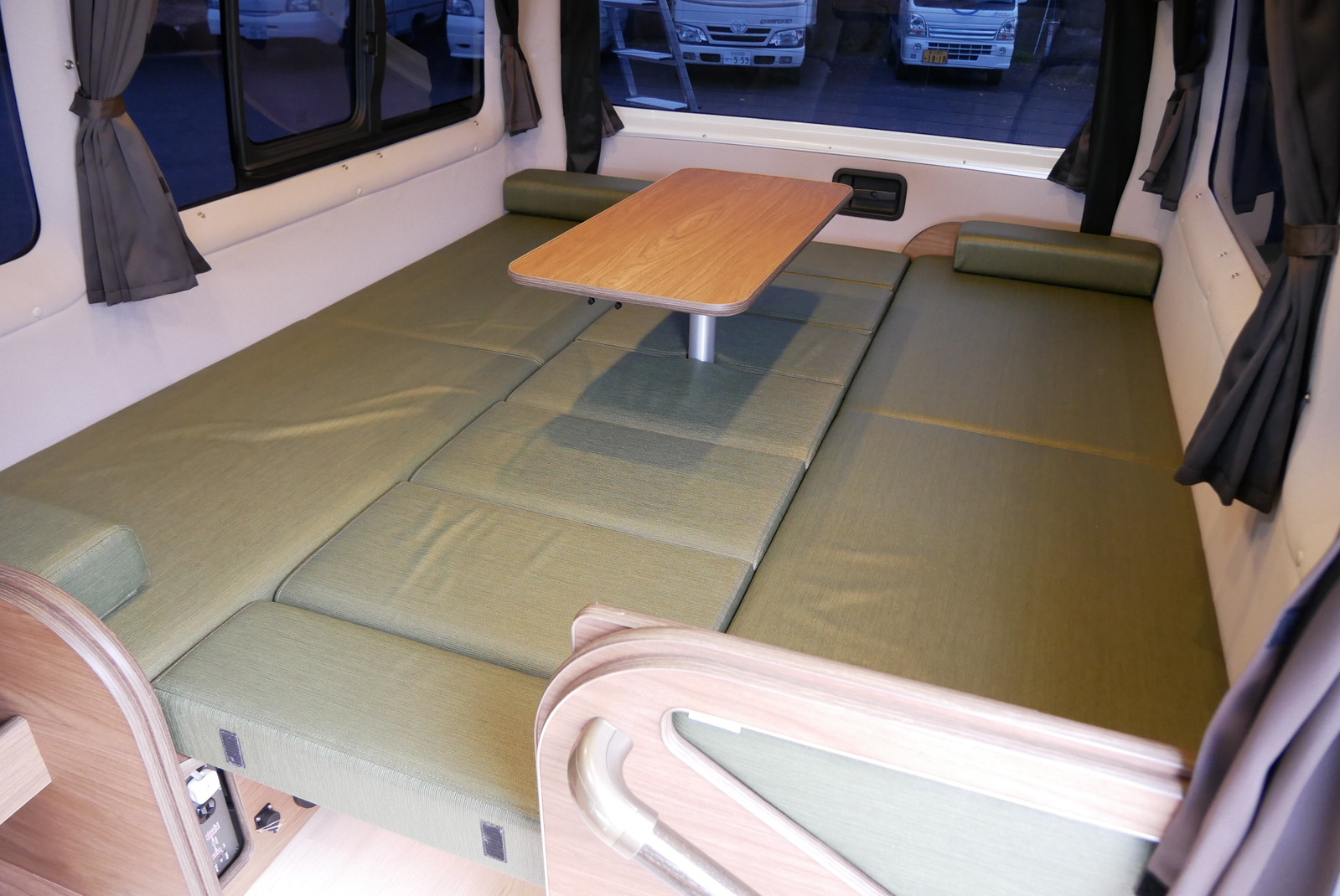 キャンピングカー バンコン ﾊｲｴｰｽ FOCSｼｴｽﾀ FFﾋｰﾀｰ 1ｵｰﾅｰ4WD