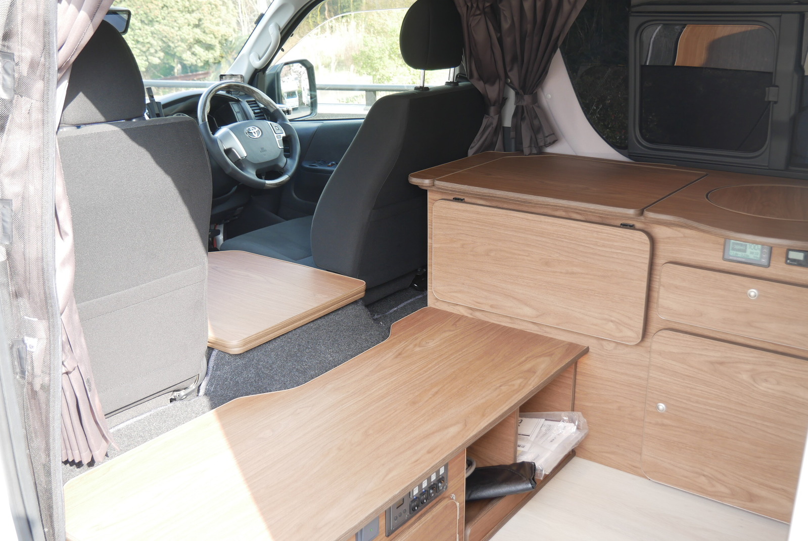 キャンピングカー バンコン ﾊｲｴｰｽ FOCSｼｴｽﾀ FFﾋｰﾀｰ 1ｵｰﾅｰ4WD