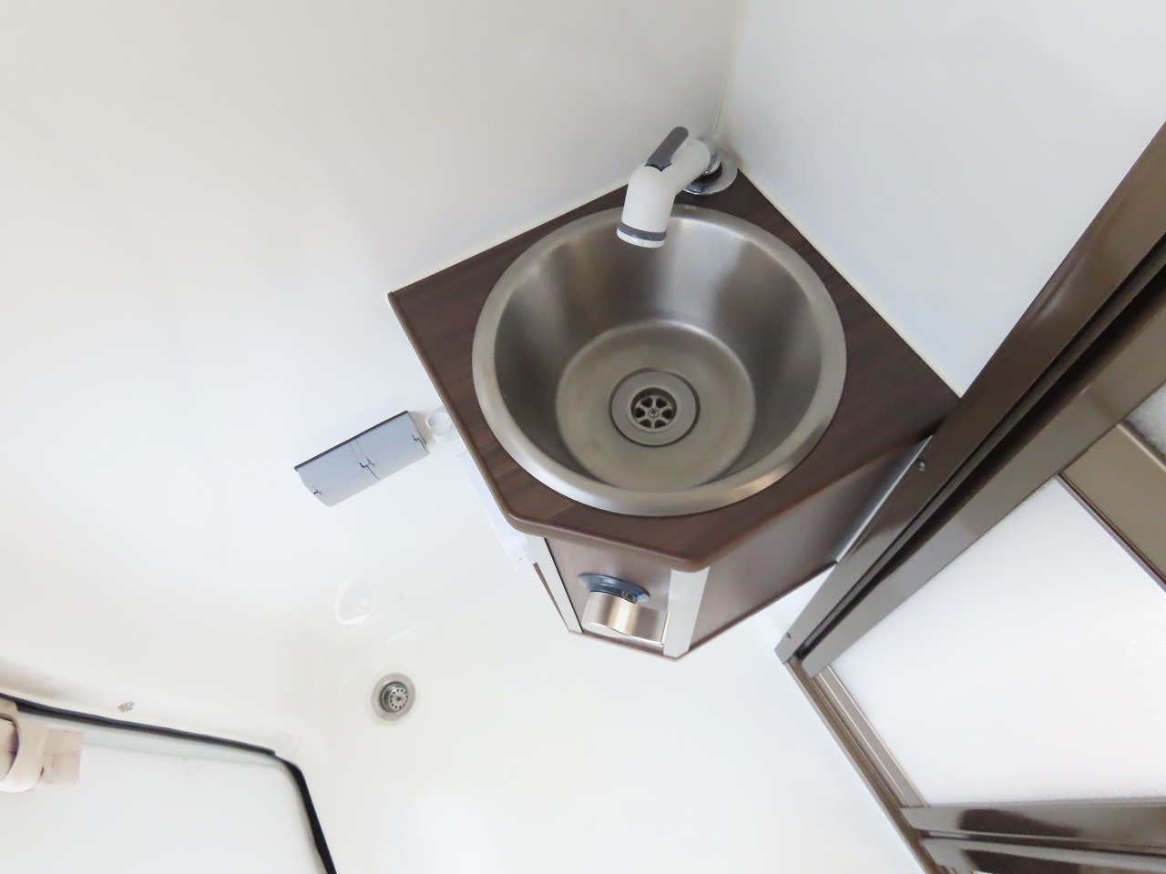 キャンピングカー バンコン ﾊｲｴｰｽ ﾚｸﾋﾞｨ ﾌｧｲﾌﾞｽﾀｰｾﾌﾟﾄ 4WD