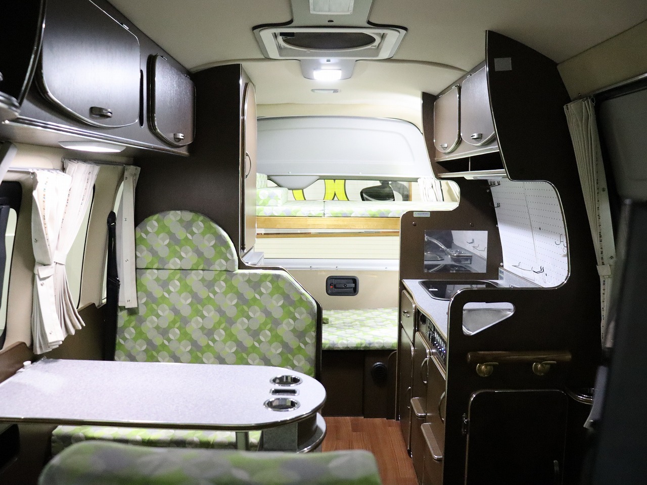 キャンピングカー バンコン ﾊｲｴｰｽ ｱﾙﾍﾟｼﾞｵ ﾘﾗｯｸｽ 4WD　FF