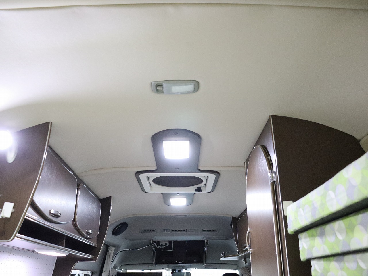 キャンピングカー バンコン ﾊｲｴｰｽ ｱﾙﾍﾟｼﾞｵ ﾘﾗｯｸｽ 4WD　FF