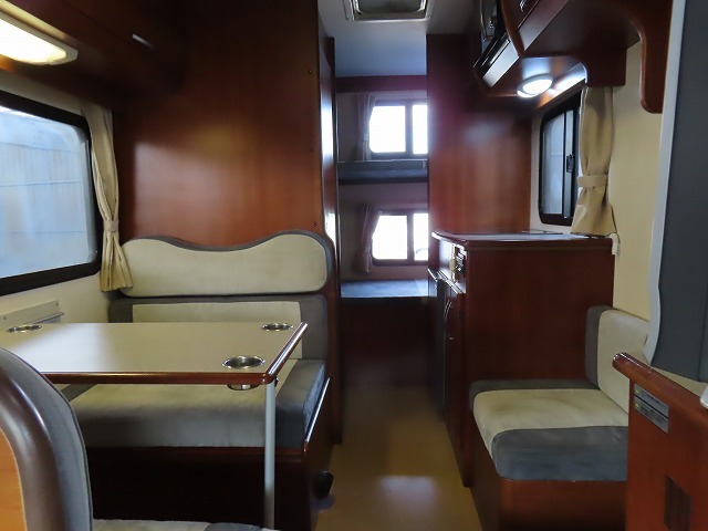 キャンピングカー キャブコン ｶﾑﾛｰﾄﾞ 東和 ｳﾞｫｰﾝR2B　FFﾋｰﾀｰ