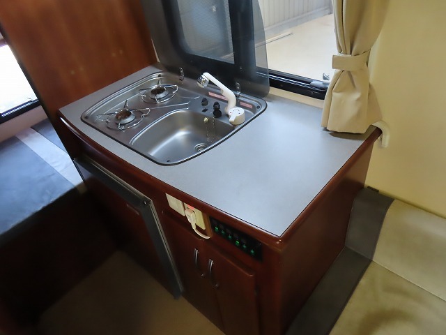 キャンピングカー キャブコン ｶﾑﾛｰﾄﾞ 東和 ｳﾞｫｰﾝR2B　FFﾋｰﾀｰ