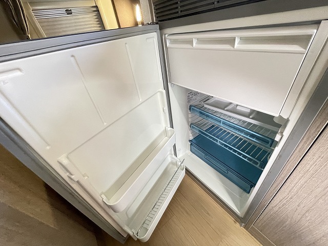 キャンピングカー キャブコン ｶﾑﾛｰﾄﾞ 東和 ｳﾞｫｰﾝｴｸｽｸﾙｰｼﾌﾞR2B