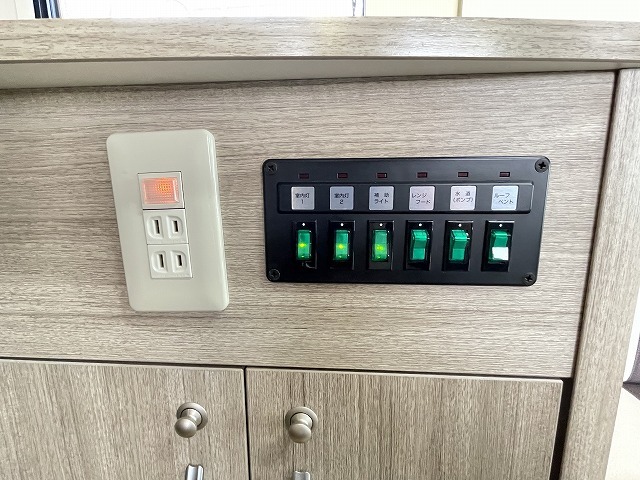 キャンピングカー キャブコン ｶﾑﾛｰﾄﾞ 東和 ｳﾞｫｰﾝｴｸｽｸﾙｰｼﾌﾞR2B