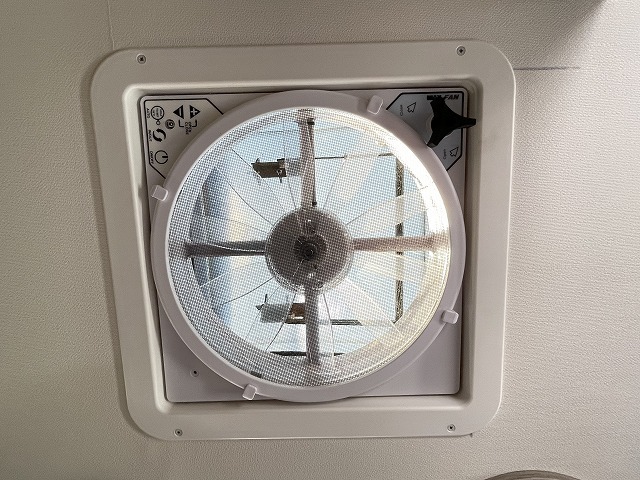 キャンピングカー キャブコン ｶﾑﾛｰﾄﾞ 東和 ｳﾞｫｰﾝｴｸｽｸﾙｰｼﾌﾞR2B