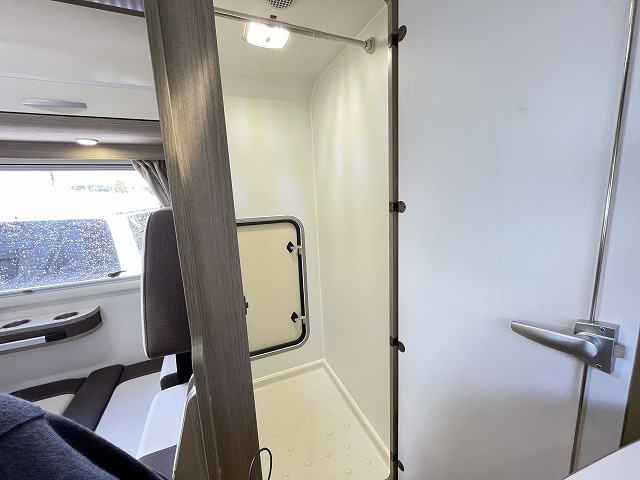 キャンピングカー キャブコン ｶﾑﾛｰﾄﾞ 東和 ｳﾞｫｰﾝｴｸｽｸﾙｰｼﾌﾞR2B