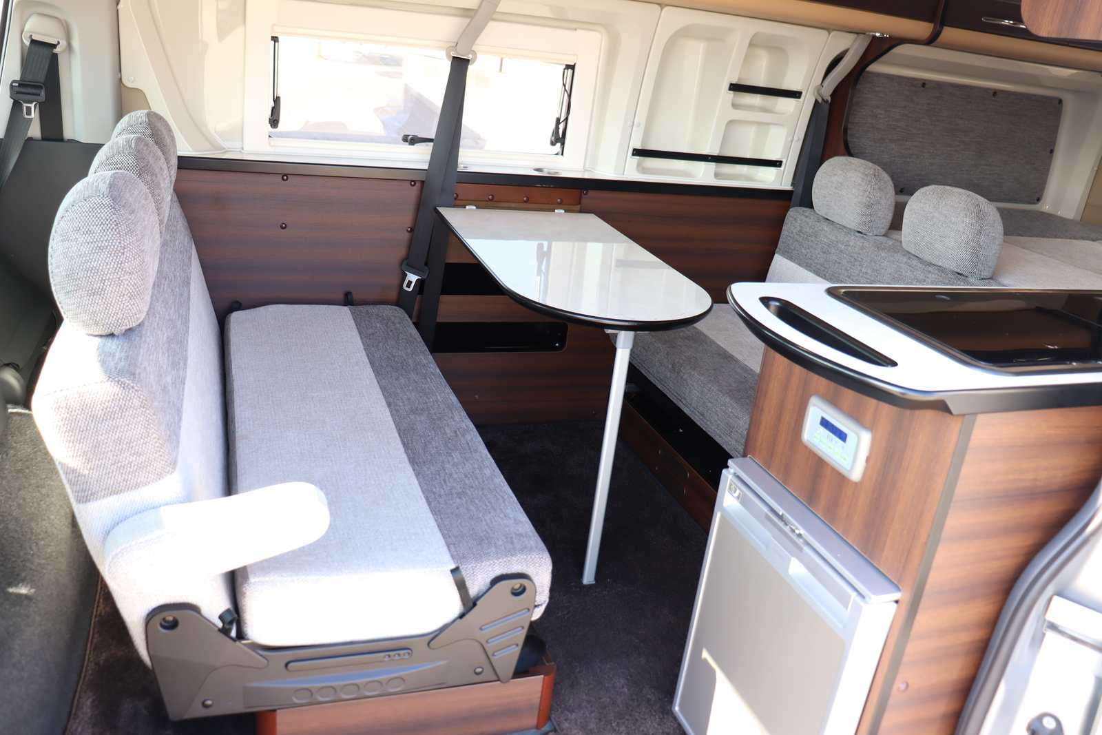 キャンピングカー バンコン ﾊｲｴｰｽ ﾃﾞﾙﾀﾘﾝｸ ﾀﾞｰｳｨﾝQ3