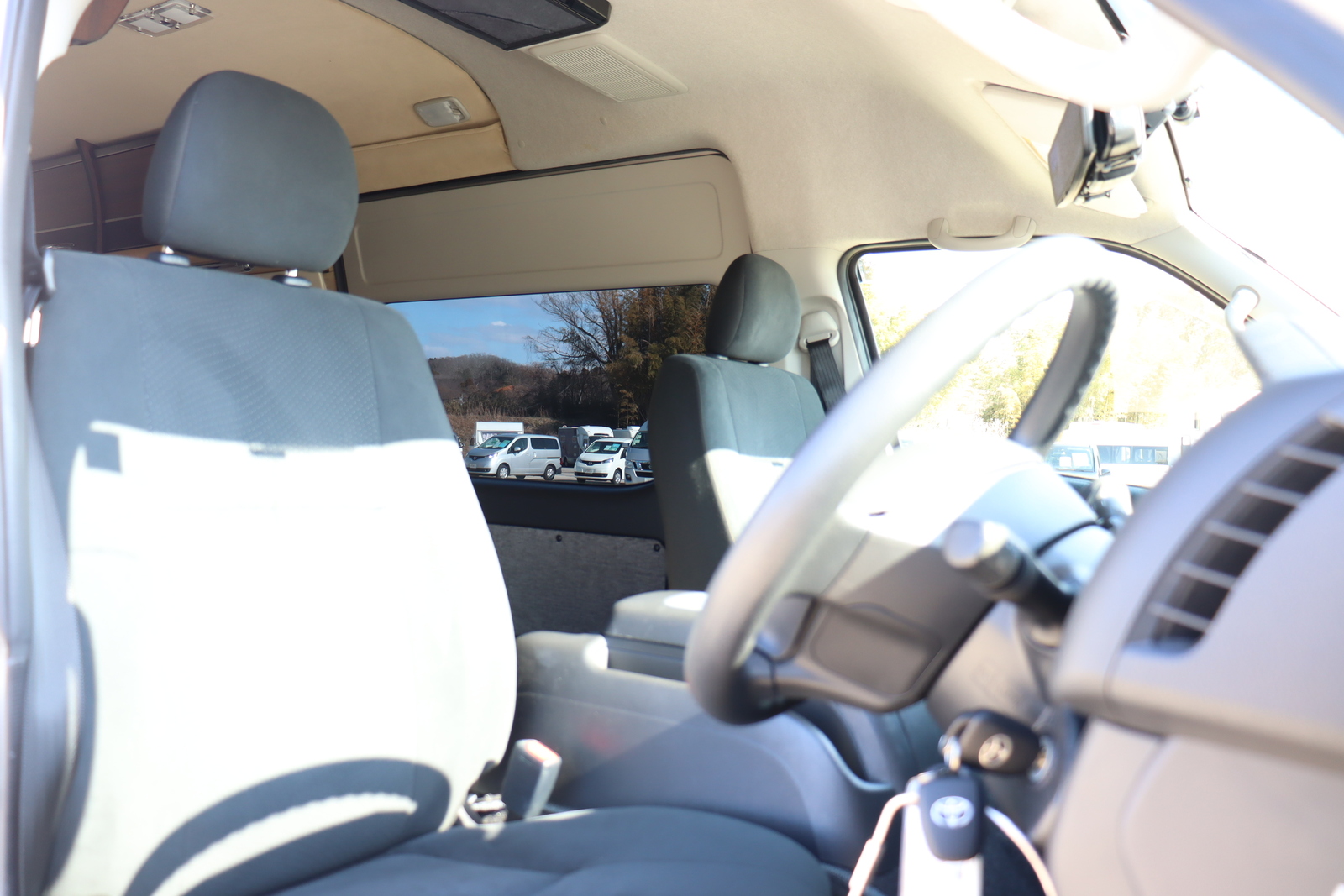 キャンピングカー バンコン ﾊｲｴｰｽ ﾃﾞﾙﾀﾘﾝｸ ﾀﾞｰｳｨﾝQ3