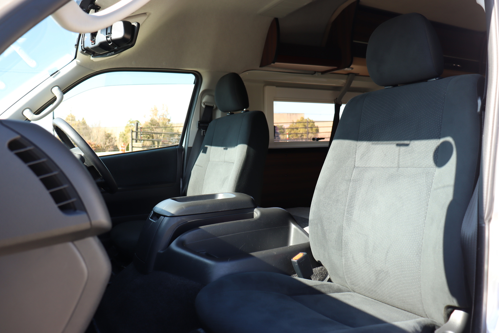 キャンピングカー バンコン ﾊｲｴｰｽ ﾃﾞﾙﾀﾘﾝｸ ﾀﾞｰｳｨﾝQ3