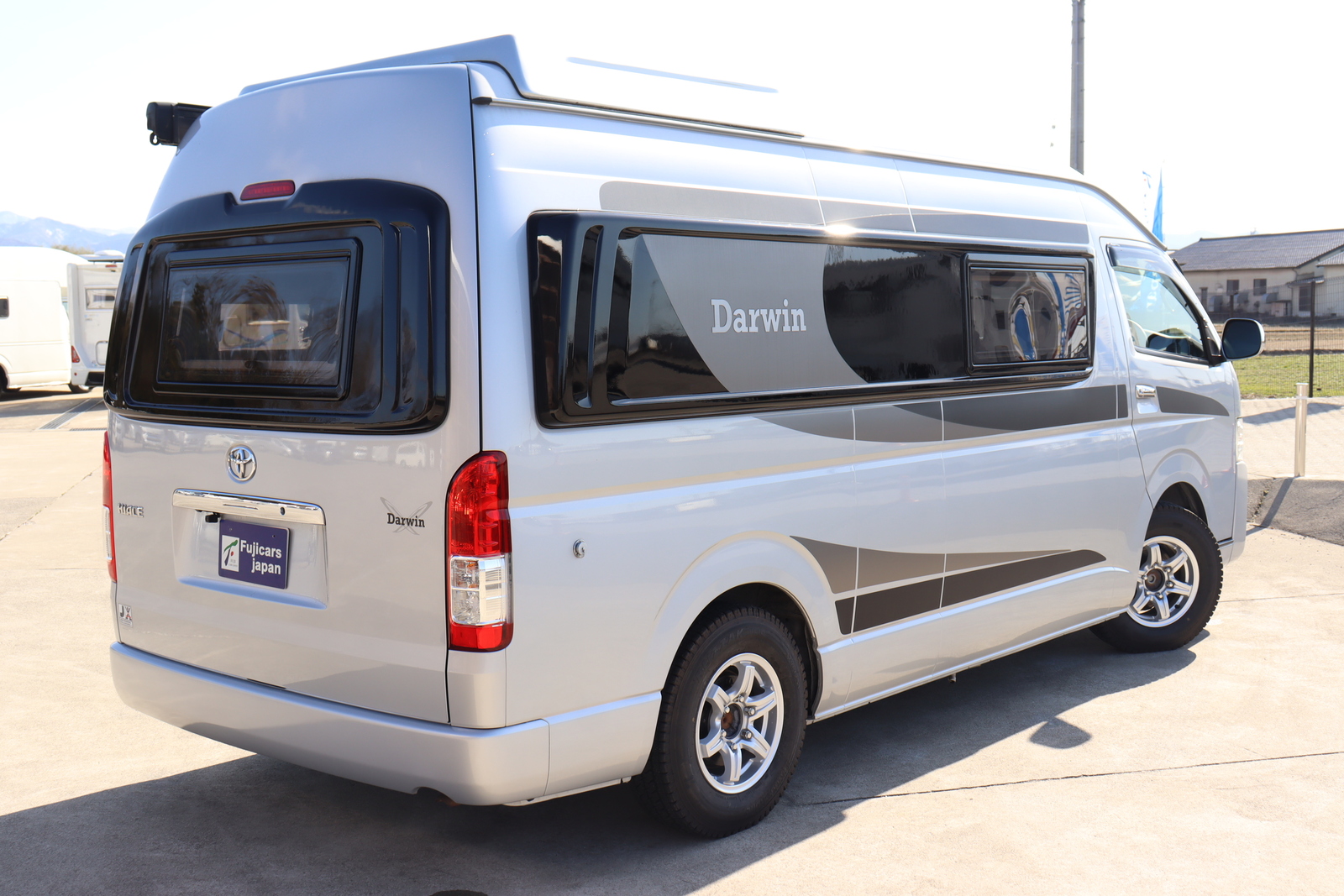 キャンピングカー バンコン ﾊｲｴｰｽ ﾃﾞﾙﾀﾘﾝｸ ﾀﾞｰｳｨﾝQ3