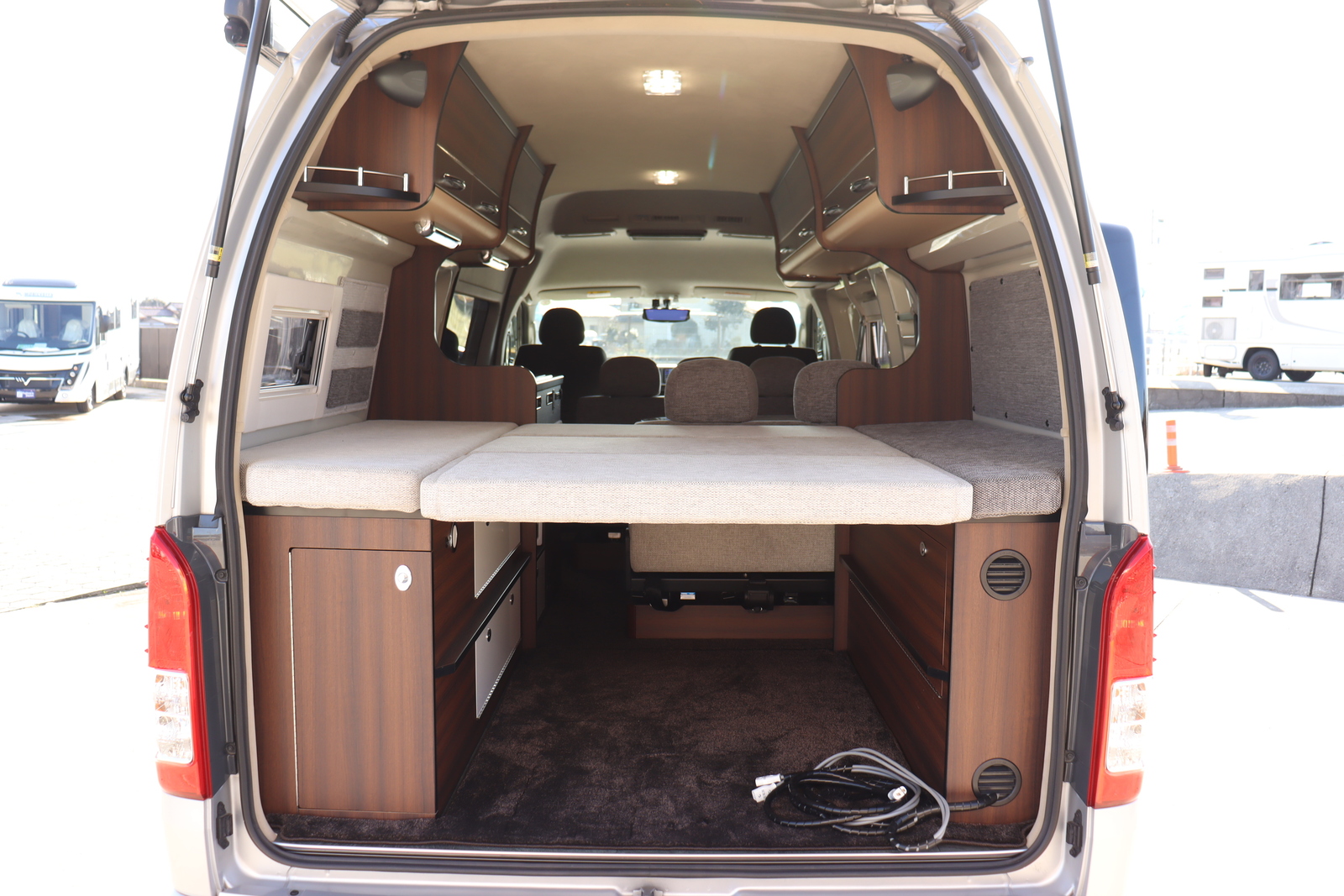 キャンピングカー バンコン ﾊｲｴｰｽ ﾃﾞﾙﾀﾘﾝｸ ﾀﾞｰｳｨﾝQ3