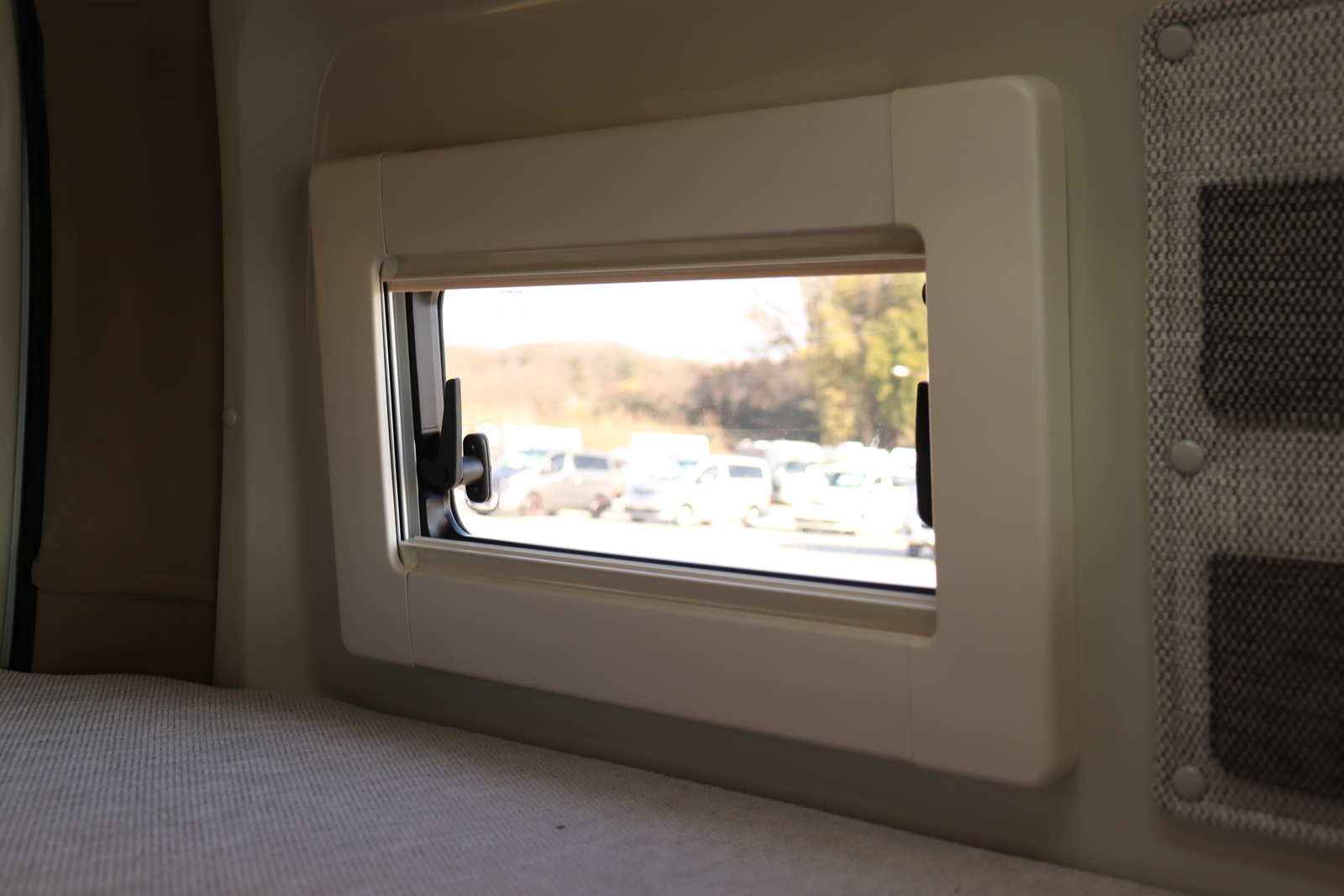 キャンピングカー バンコン ﾊｲｴｰｽ ﾃﾞﾙﾀﾘﾝｸ ﾀﾞｰｳｨﾝQ3