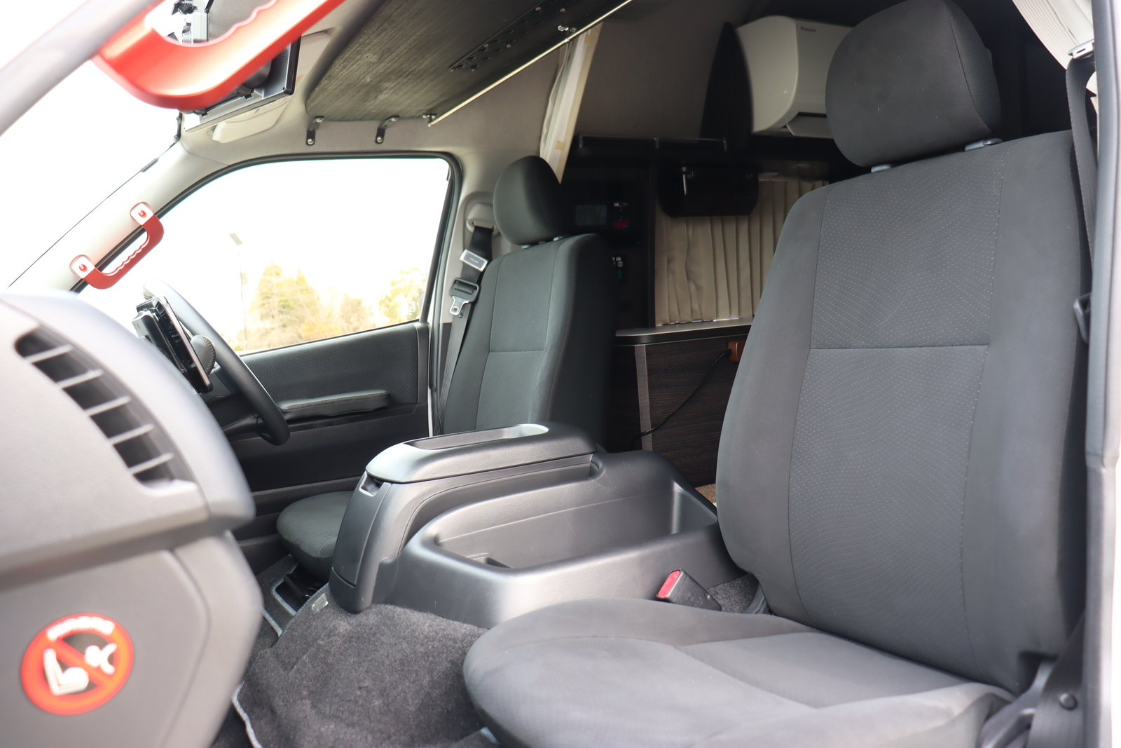 キャンピングカー バンコン ﾊｲｴｰｽ ｷｬﾝﾊﾟｰ鹿児島 ﾚﾑﾌｫﾚｽﾄ 4WD