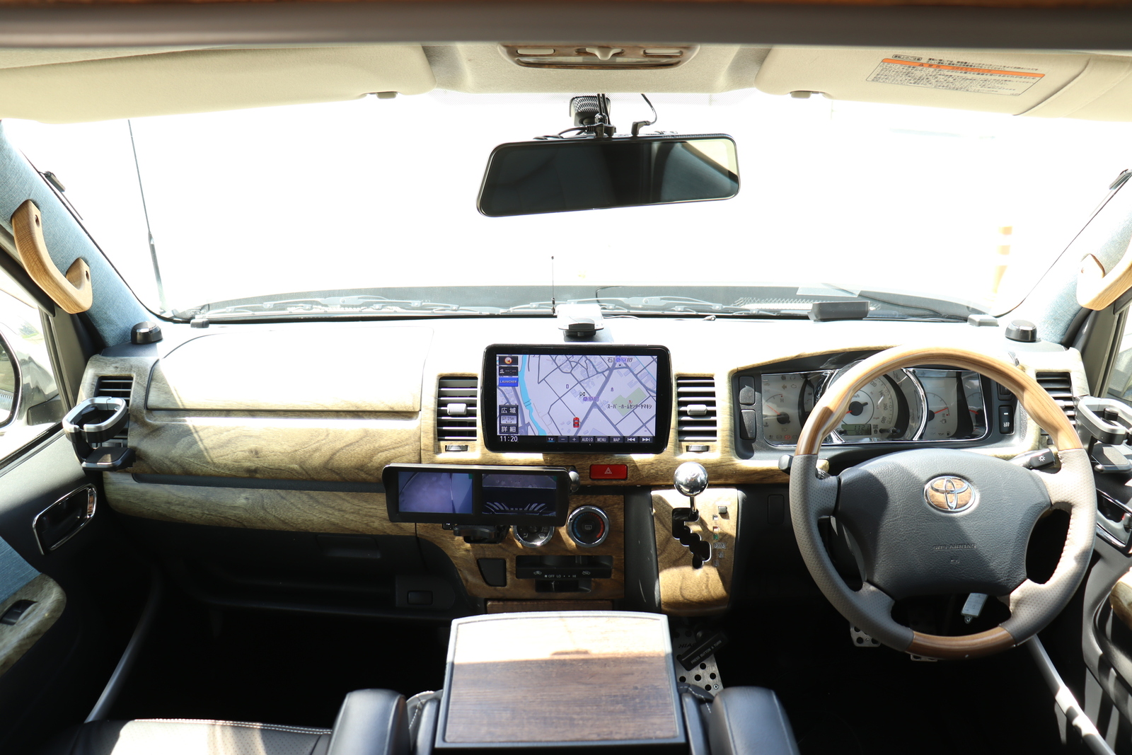 キャンピングカー バンコン ﾊｲｴｰｽ ｴﾑｽﾞｱｰﾄ製　DC冷蔵庫