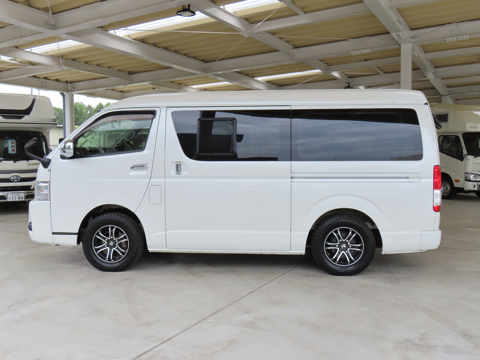 キャンピングカー バンコン ﾊｲｴｰｽ ﾘﾝｴｲ ﾜｲﾄﾞﾊﾞｶﾝﾁｪｽ 4WD