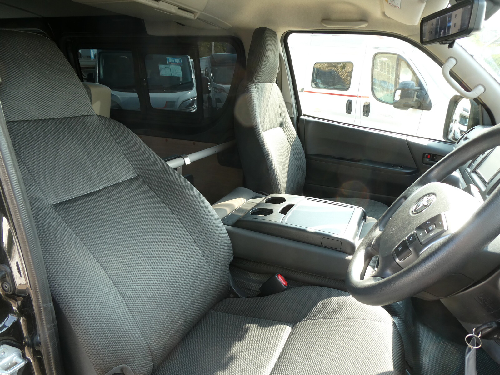 キャンピングカー バンコン ﾄﾖﾀﾓﾋﾞﾘﾃｨ　ｱﾙﾄﾋﾟｱｰﾉ　6名乗車　4ﾅﾝﾊﾞｰ