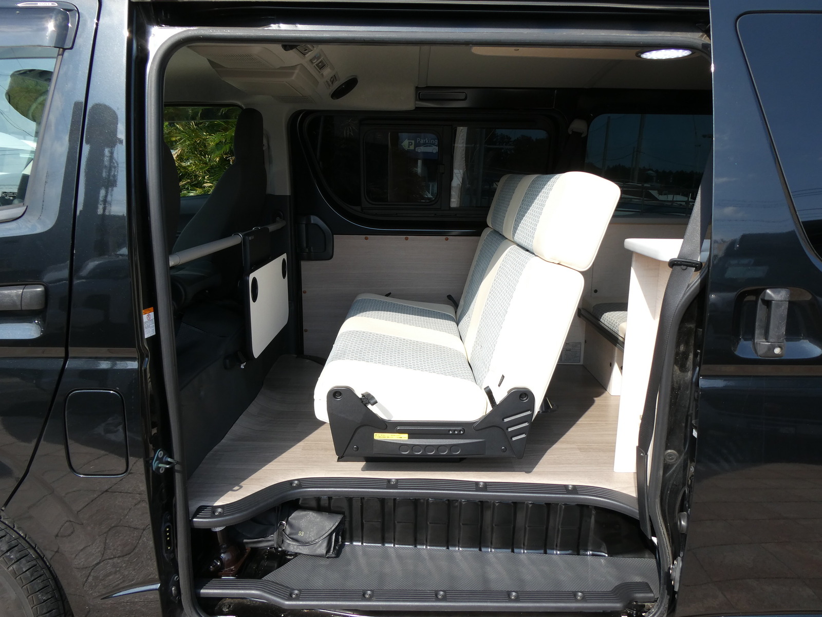 キャンピングカー バンコン ﾄﾖﾀﾓﾋﾞﾘﾃｨ　ｱﾙﾄﾋﾟｱｰﾉ　6名乗車　4ﾅﾝﾊﾞｰ