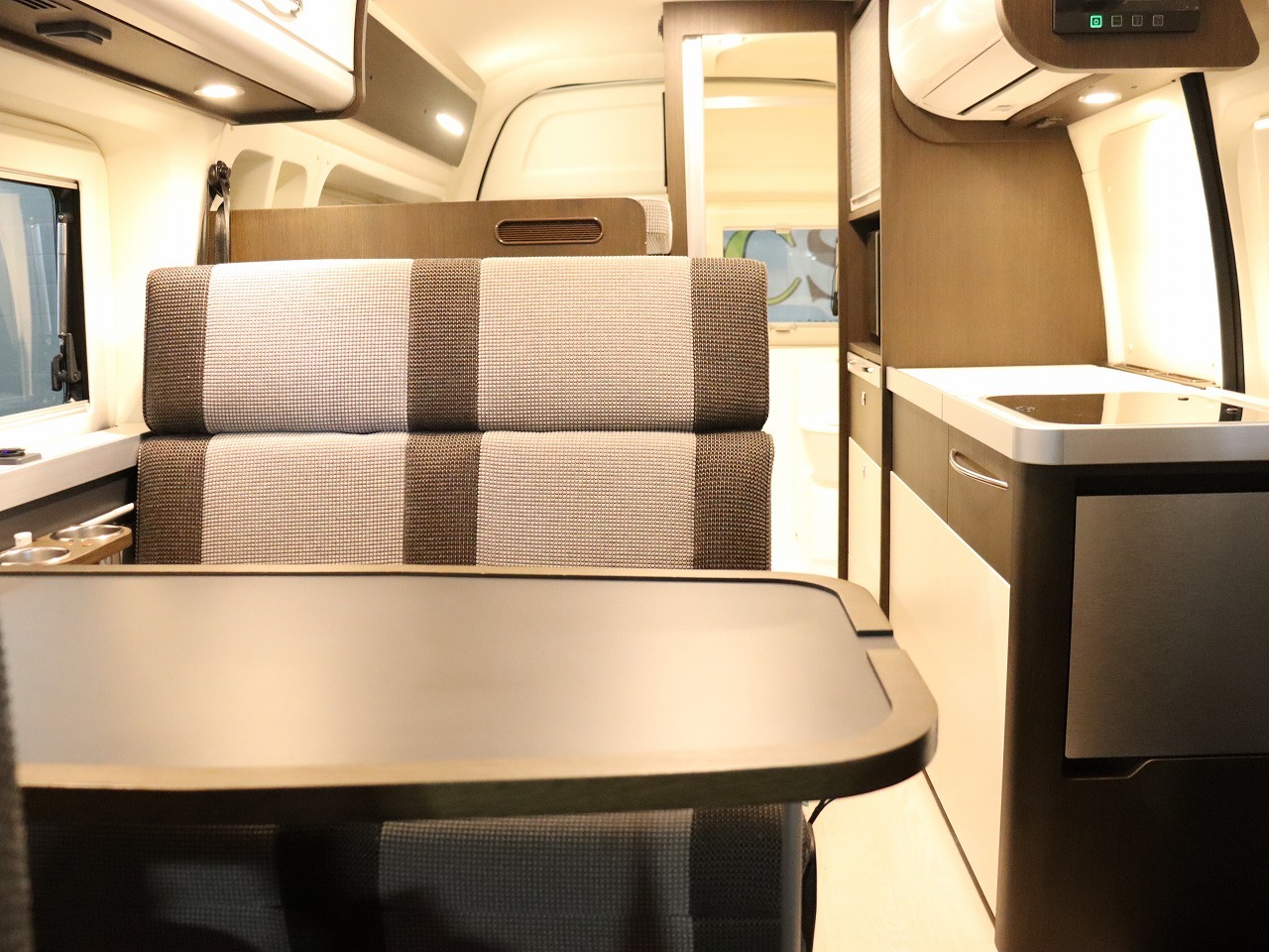 キャンピングカー バンコン ﾊｲｴｰｽ ﾄｲﾌｧｸﾄﾘｰｱﾙｺｰﾊﾞｸﾞﾗﾝﾃﾞ 4WD