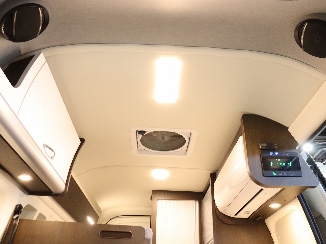 キャンピングカー バンコン ﾊｲｴｰｽ ﾄｲﾌｧｸﾄﾘｰｱﾙｺｰﾊﾞｸﾞﾗﾝﾃﾞ 4WD