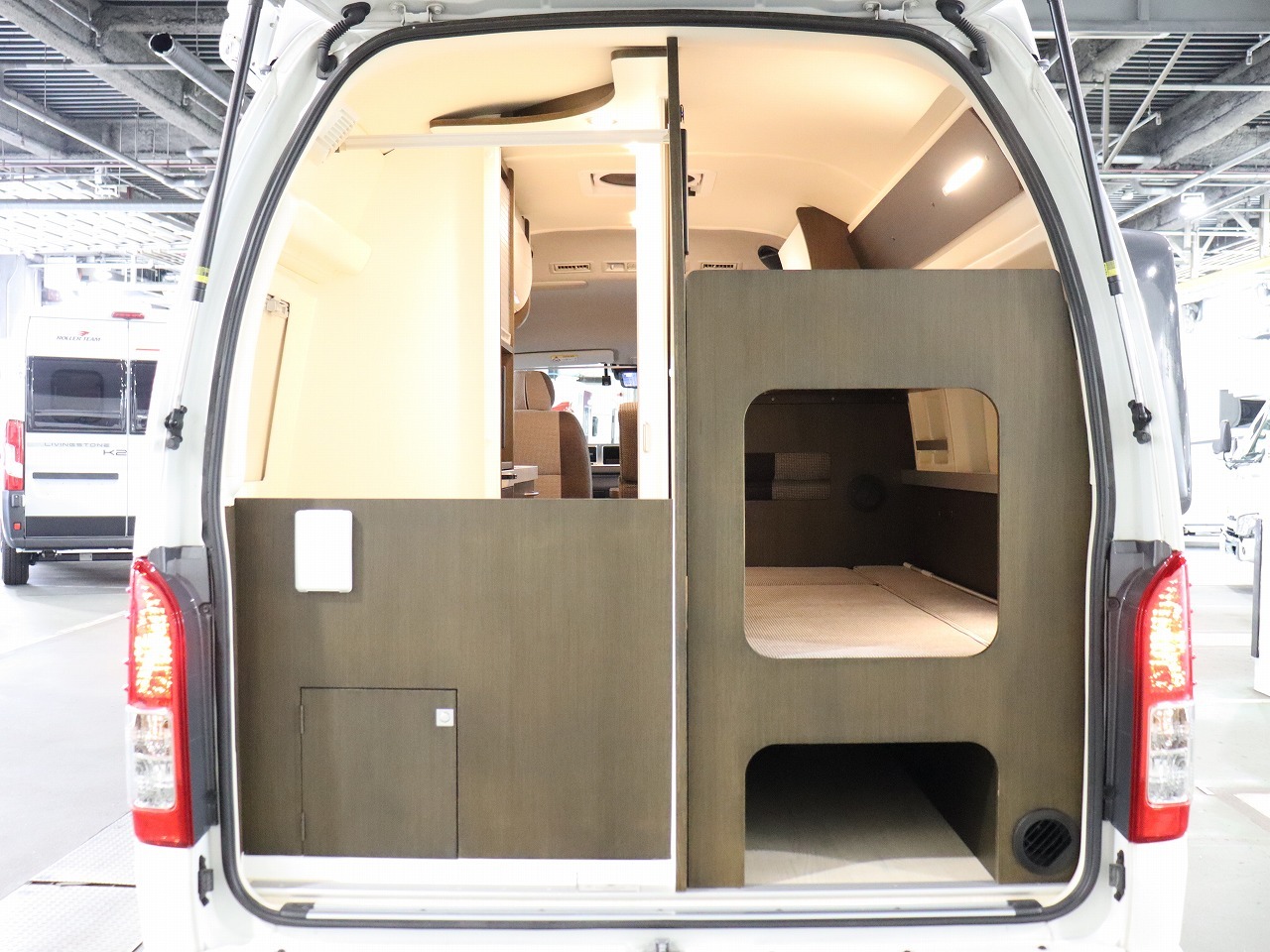 キャンピングカー バンコン ﾊｲｴｰｽ ﾄｲﾌｧｸﾄﾘｰｱﾙｺｰﾊﾞｸﾞﾗﾝﾃﾞ 4WD