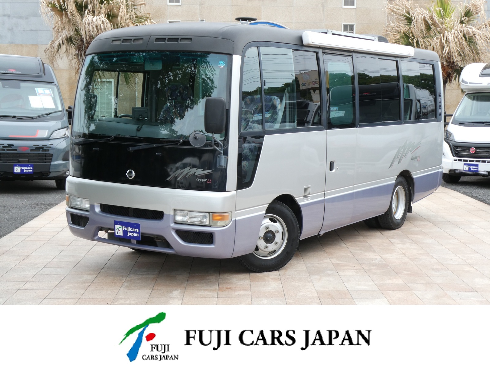 キャンピングカー バスコン RVビッグフット　エポックミュー　ソーラーパネル　オーニング
