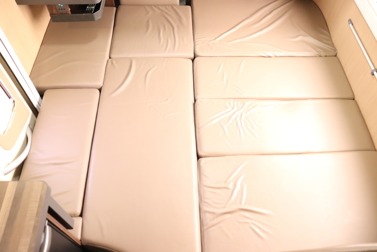 キャンピングカー キャブコン ｶﾑﾛｰﾄﾞ ﾊﾞﾝﾃｯｸ ｺﾙﾄﾞﾊﾞﾝｸｽ 4WD