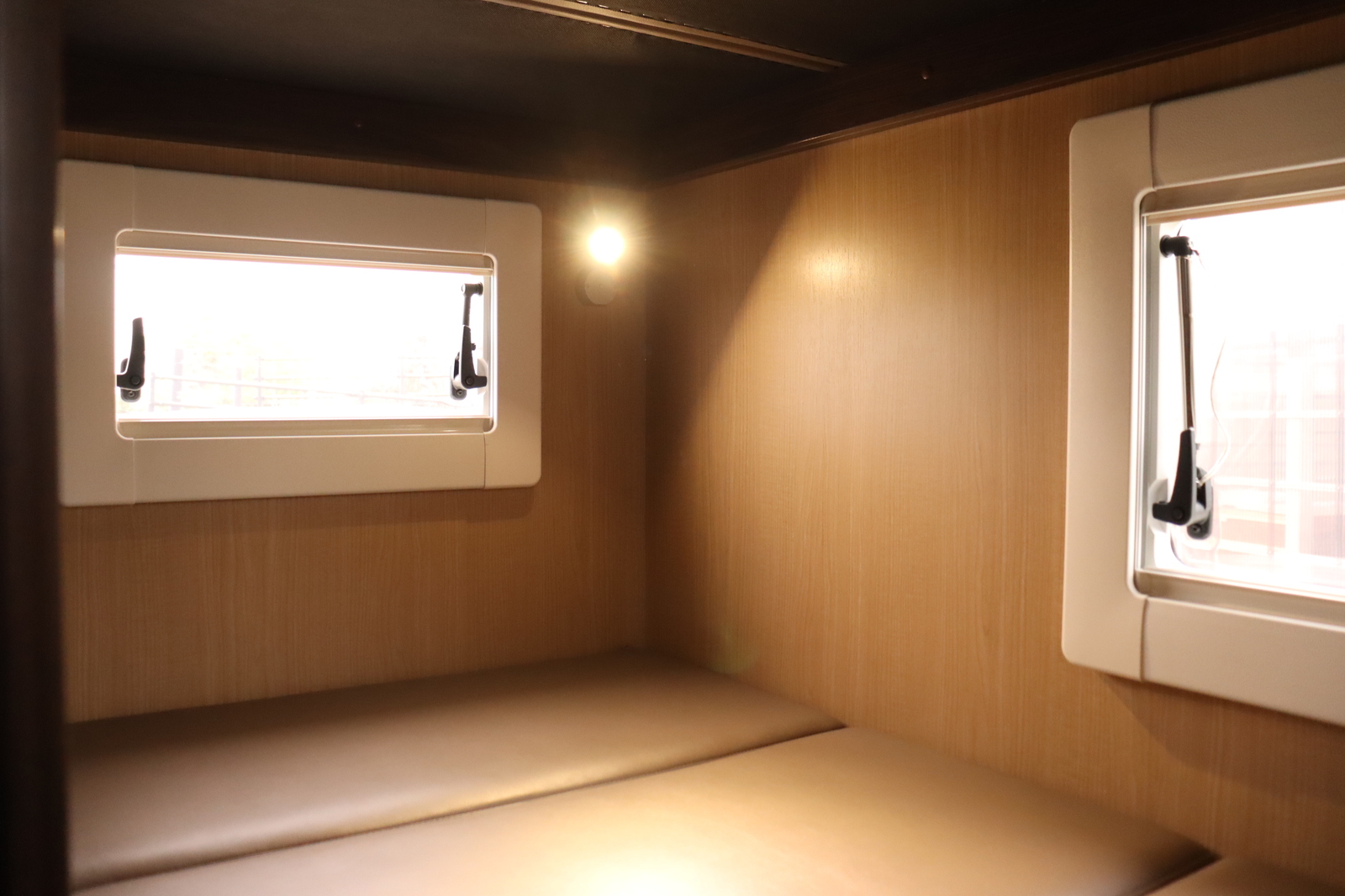 キャンピングカー キャブコン ｶﾑﾛｰﾄﾞ ﾊﾞﾝﾃｯｸ ｺﾙﾄﾞﾊﾞﾝｸｽ 4WD