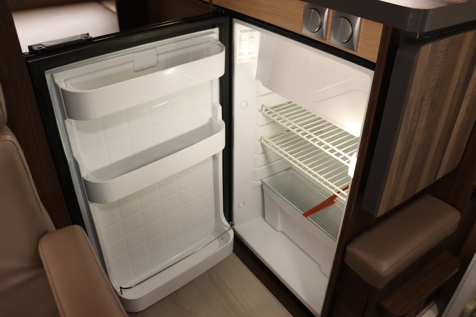 キャンピングカー キャブコン ｶﾑﾛｰﾄﾞ ﾊﾞﾝﾃｯｸ ｺﾙﾄﾞﾊﾞﾝｸｽ 4WD