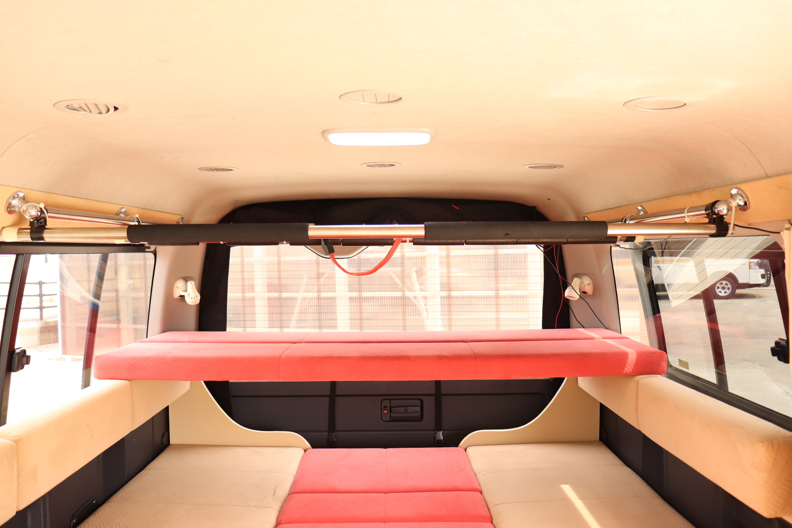 キャンピングカー バンコン ﾊｲｴｰｽ かｰいんてりあ高橋 ﾘﾗｯｸｽﾜｺﾞﾝ 4WD