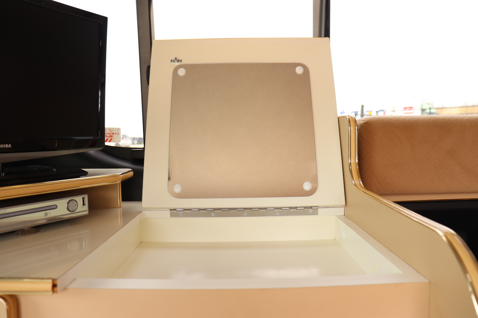 キャンピングカー バンコン ﾊｲｴｰｽ かｰいんてりあ高橋 ﾘﾗｯｸｽﾜｺﾞﾝ 4WD