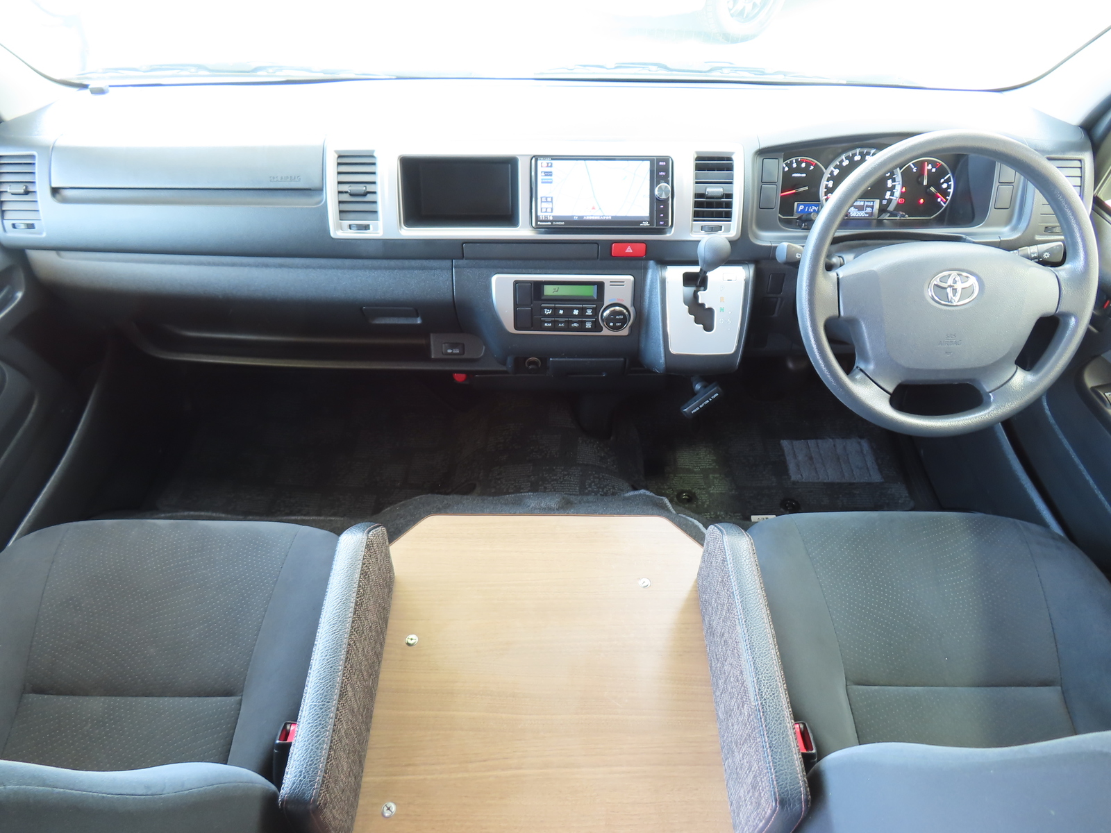 キャンピングカー バンコン ﾚｸﾋﾞｨ ﾊｲｴｰｽﾌﾟﾗｽ 4WD　FFﾋｰﾀｰ