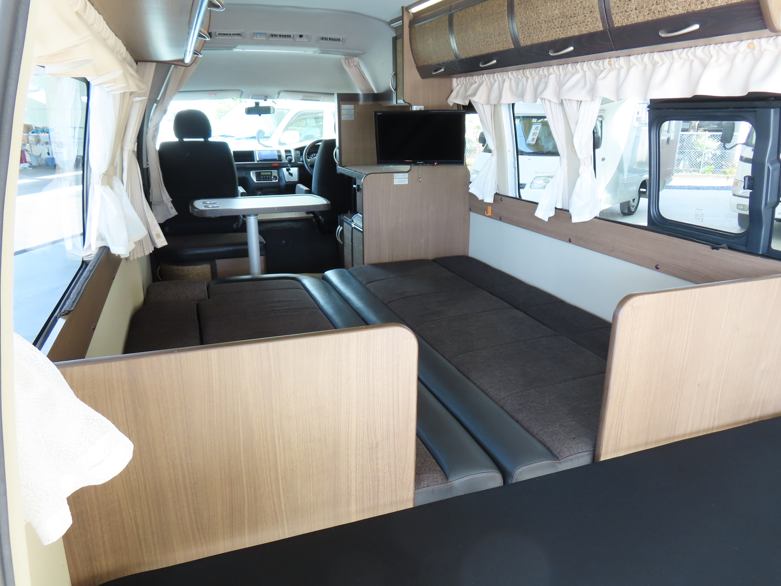 キャンピングカー バンコン ﾚｸﾋﾞｨ ﾊｲｴｰｽﾌﾟﾗｽ 4WD　FFﾋｰﾀｰ