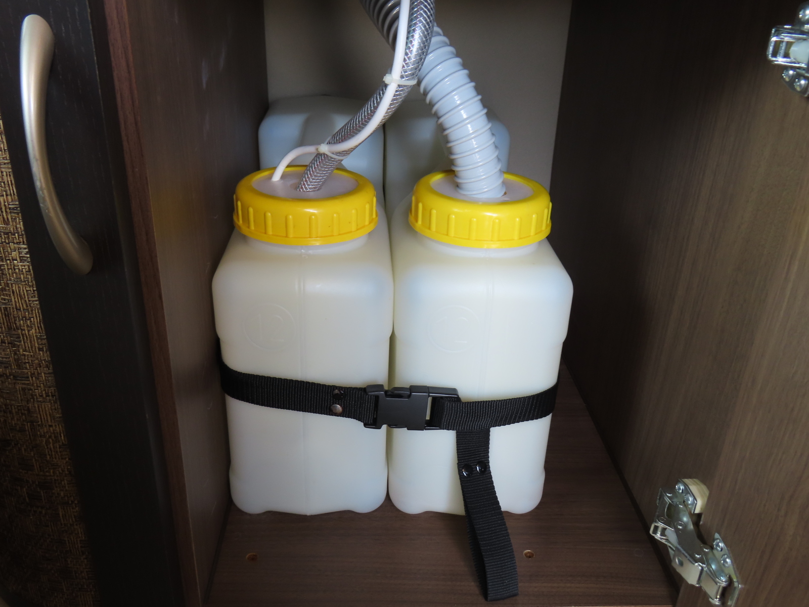 キャンピングカー バンコン ﾚｸﾋﾞｨ ﾊｲｴｰｽﾌﾟﾗｽ 4WD　FFﾋｰﾀｰ