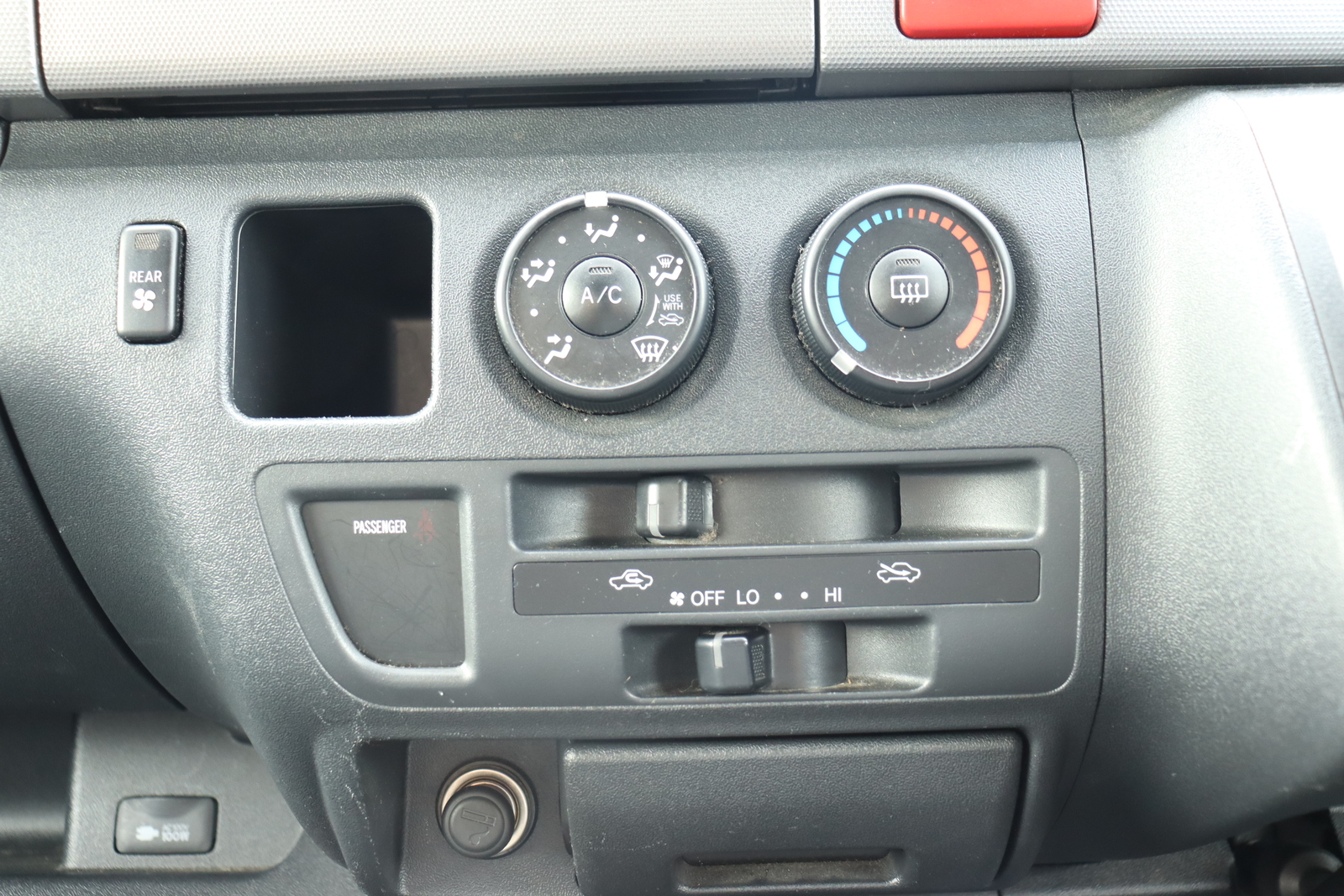 キャンピングカー バンコン ﾊｲｴｰｽかｰいんてりあ高橋 ﾘﾗｯｸｽﾜｺﾞﾝ