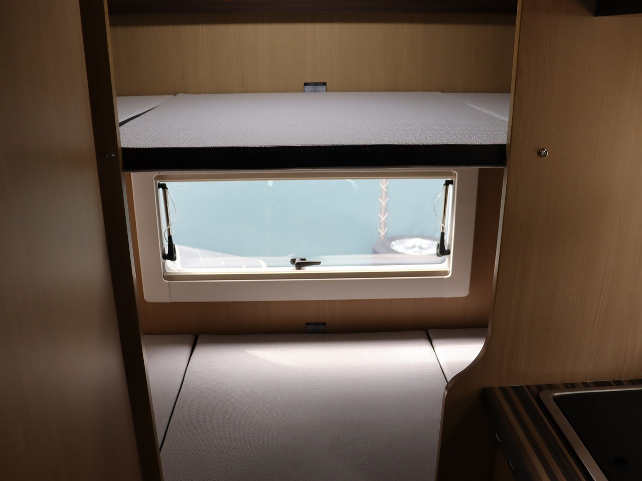 キャンピングカー キャブコン ｶﾑﾛｰﾄﾞ ﾊﾞﾝﾃｯｸｺﾙﾄﾞﾊﾞﾝｸｽ 4WDDT