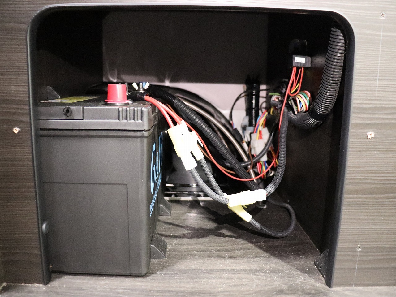 キャンピングカー バンコン ﾊｲｴｰｽ ﾄﾞﾘｰﾑｴｰﾃｨ ｳｫｰｸ ﾀｲﾌﾟA 4WD