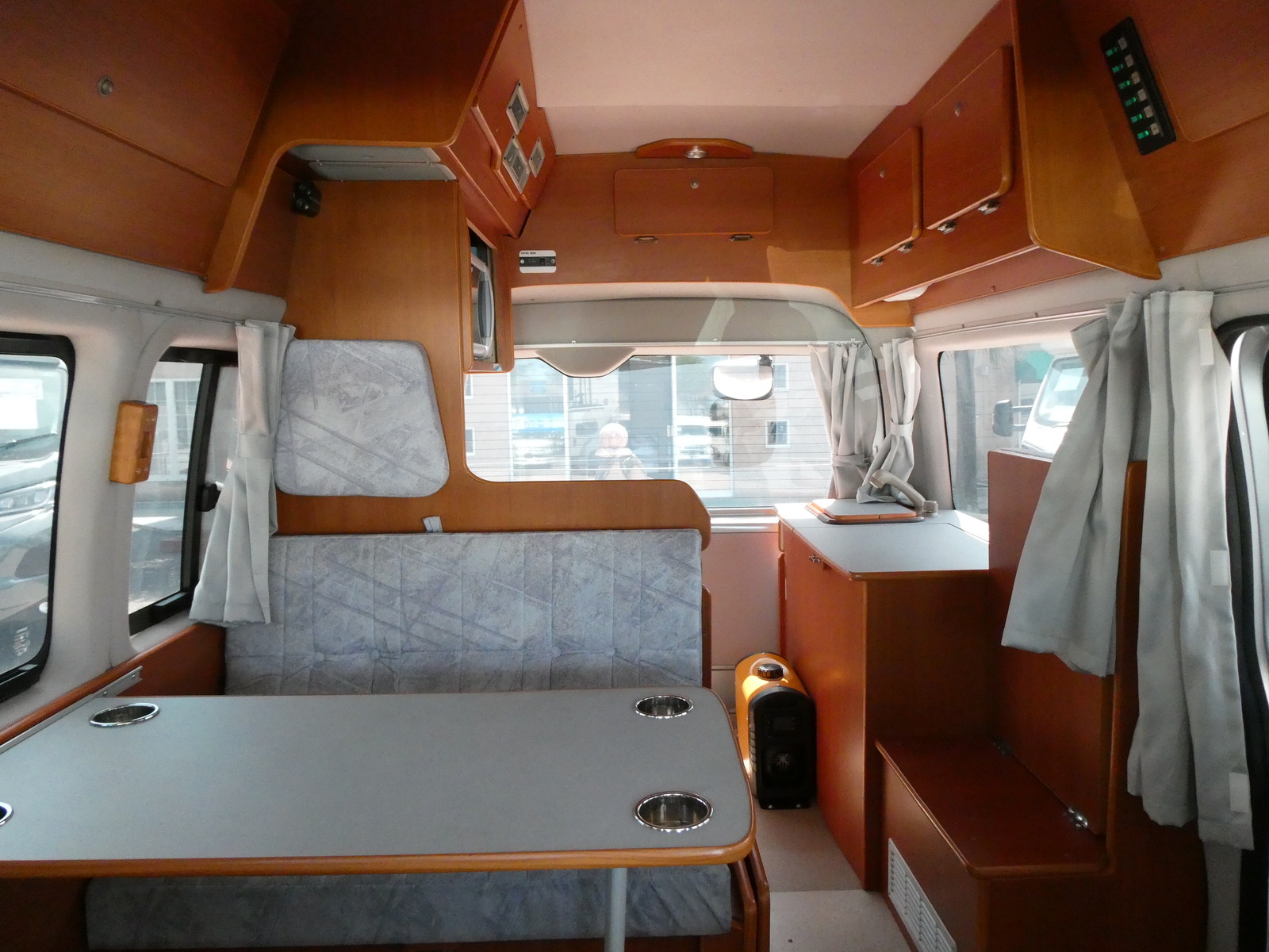 キャンピングカー バンコン ｾｷｿｰﾎﾞﾃﾞｨ　ｱﾍﾟｯｸｽ　新品FF取付済み　冷蔵庫　