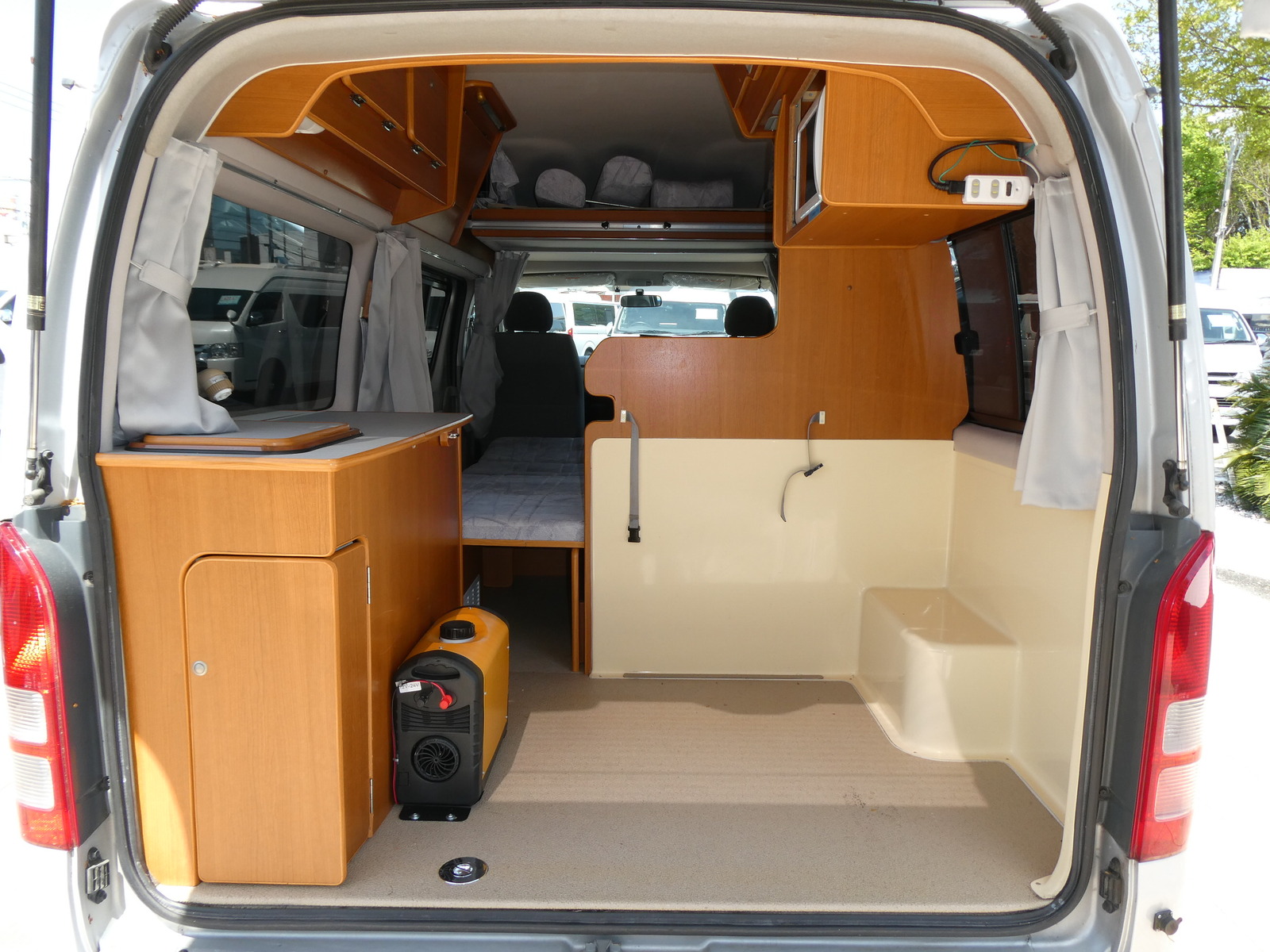 キャンピングカー バンコン ｾｷｿｰﾎﾞﾃﾞｨ　ｱﾍﾟｯｸｽ　新品FF取付済み　冷蔵庫　