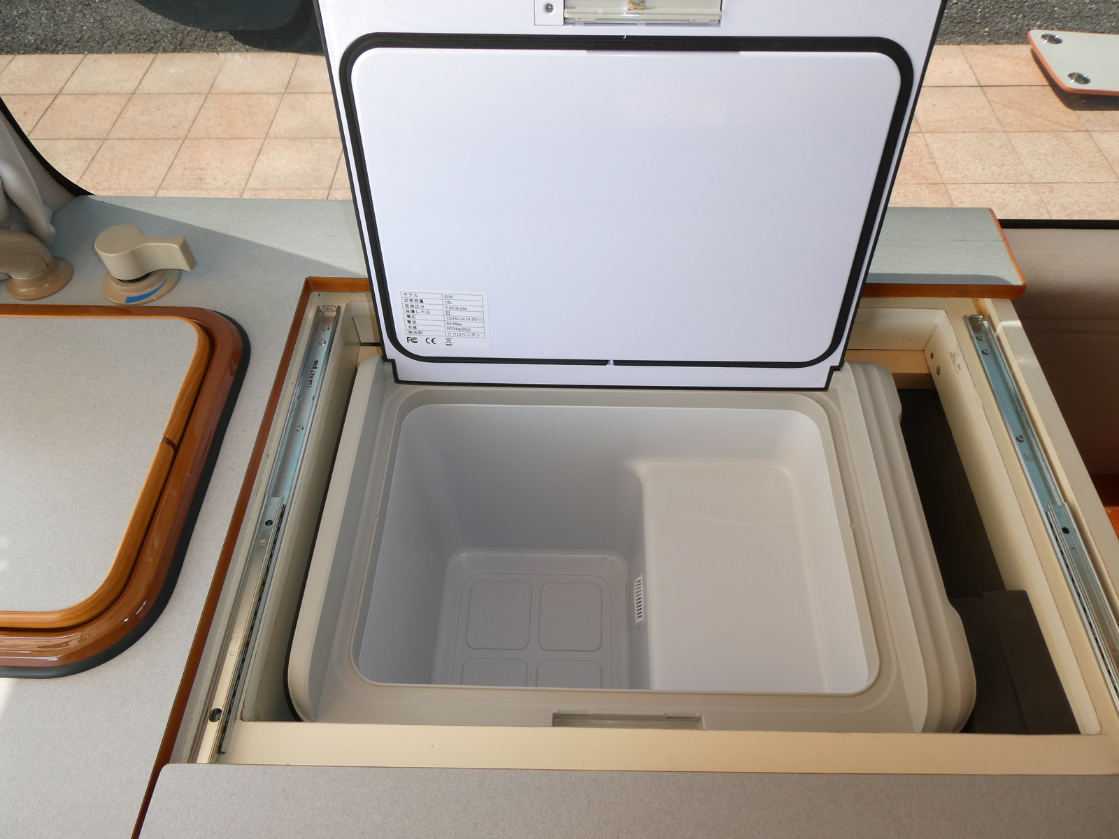 キャンピングカー バンコン ｾｷｿｰﾎﾞﾃﾞｨ　ｱﾍﾟｯｸｽ　新品FF取付済み　冷蔵庫　