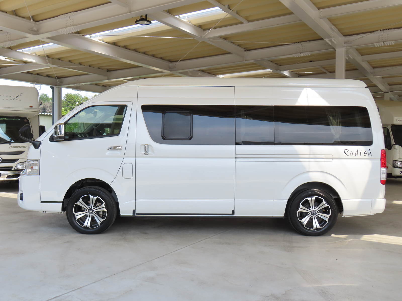 キャンピングカー バンコン ﾊｲｴｰｽ ﾅｯﾂRV ﾗﾃﾞｨｯｼｭ 4WD