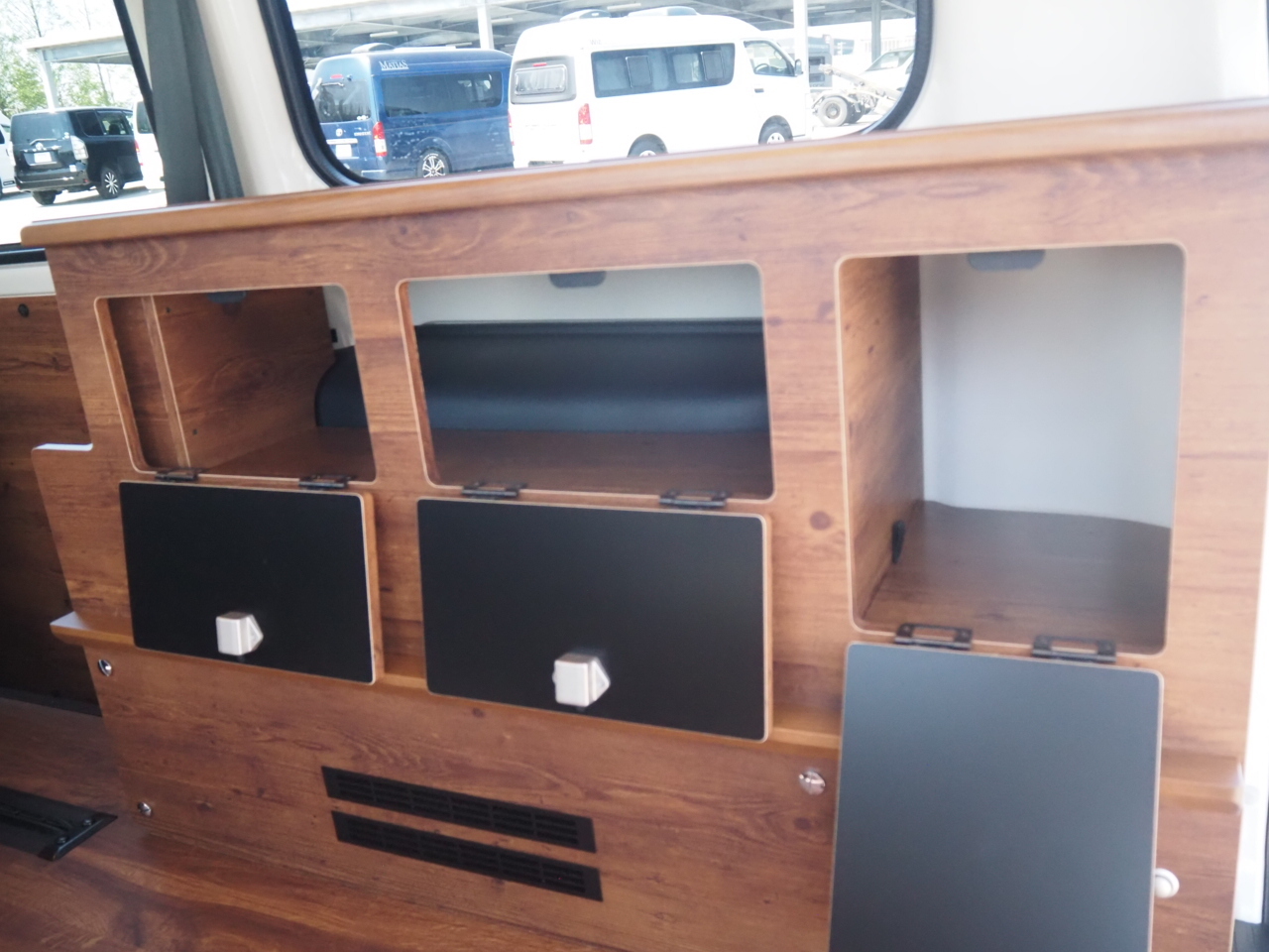 キャンピングカー バンコン ﾀｳﾝｴｰｽ ｻﾝﾀﾛｰｻﾞ ﾓﾉﾛｰｸﾞ 4WD 