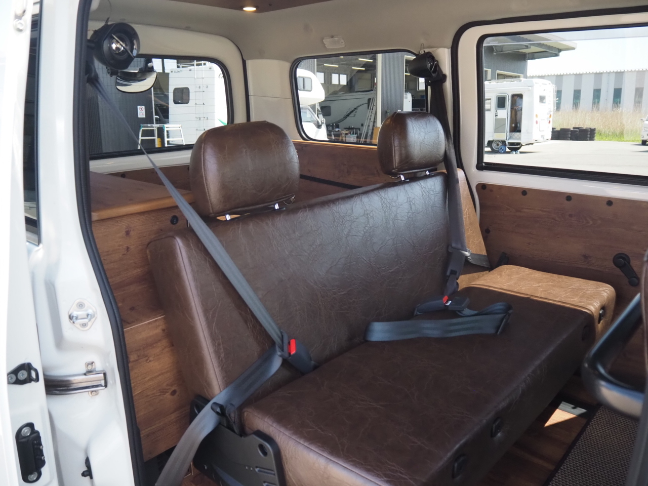 キャンピングカー バンコン ﾀｳﾝｴｰｽ ｻﾝﾀﾛｰｻﾞ ﾓﾉﾛｰｸﾞ 4WD 